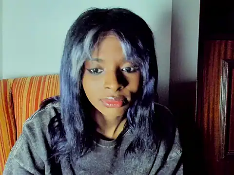 Snapshot of amy_cortezz1 chatting on 02/19/26, 09:44 amy cortezz1 online show from 02/19/26, 09:44