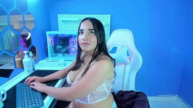 Alice 26  online show from 10/23/25, 08:29