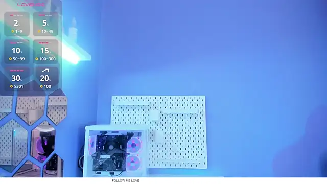 Alice 26  online show from 11/11/25, 01:55