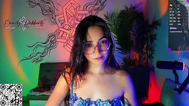 Emmi Roberts online show from 05/02/26, 01:32