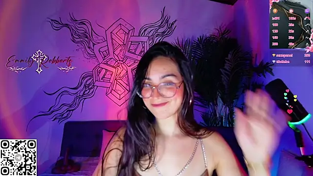 Snapshot of Emmi_Roberts chatting on 05/16/26, 12:40 Emmi Roberts online show from 05/16/26, 12:40