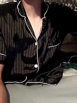 LargeElectrolyte7 online show from 11/04/25, 05:39