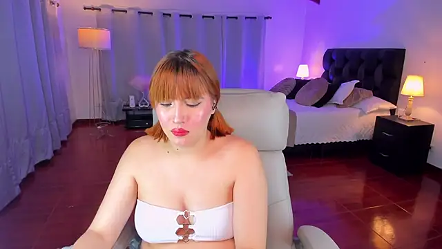 Snapshot of karla_hill_28 chatting on 03/08/26, 03:32 karla hill 28 online show from 03/08/26, 03:32