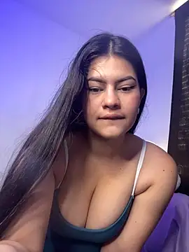 Snapshot of Saanvi21 chatting on 03/22/25, 01:41 Saanvi21 online show from 03/22/25, 01:41