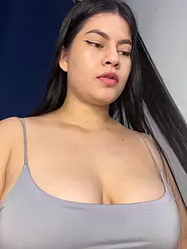 Snapshot of Saanvi21 chatting on 09/10/25, 02:11 Saanvi21 online show from 09/10/25, 02:11