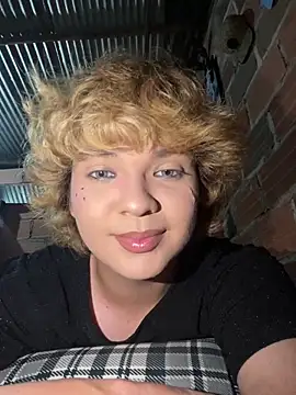 Snapshot of adam_angelssss chatting on 03/22/26, 05:11 adam angelssss online show from 03/22/26, 05:11