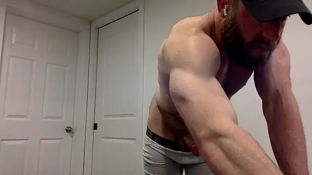 Snapshot of clarkefit chatting on 03/18/25, 12:58 clarkefit online show from 03/18/25, 12:58
