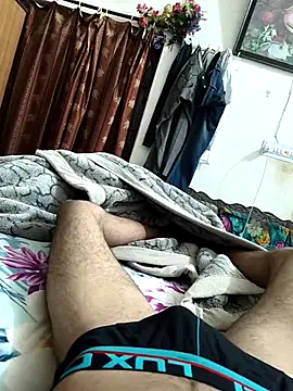 Snapshot of JAZZYS8 chatting on 10/11/25, 05:00 JAZZYS8 online show from 10/11/25, 05:00