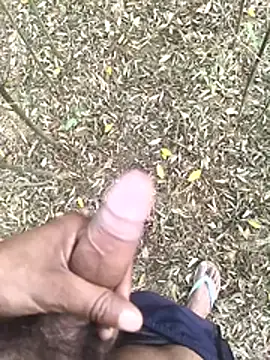 Snapshot of JAZZYS8 chatting on 10/31/25, 04:02 JAZZYS8 online show from 10/31/25, 04:02