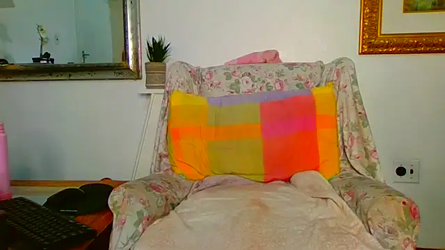ModelZoee online show from 05/10/26, 07:52