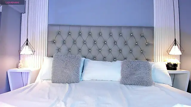 MartinaGracex online show from 10/15/25, 08:42