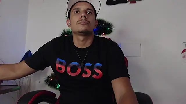 Snapshot of MrOlivers chatting on 12/17/25, 04:51 MrOlivers online show from 12/17/25, 04:51