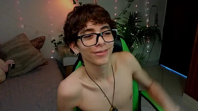Snapshot of Matty_Sparkk chatting on 06/12/26, 01:10 Matty Sparkk online show from 06/12/26, 01:10