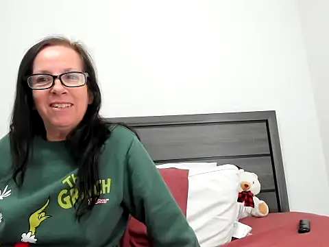 peachgoddess online show from 12/04/25, 03:32