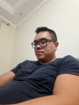 awesometeacher33 online show from 05/18/26, 04:02
