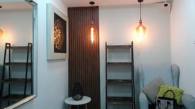 Coral Lise online show from 11/18/25, 11:03