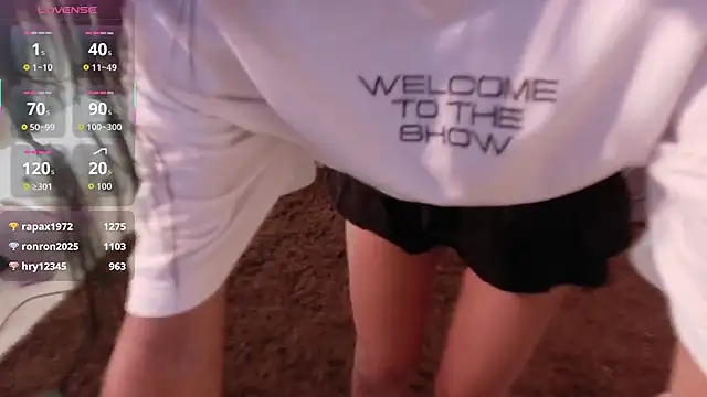 Snapshot of YuliethPetite chatting on 11/04/25, 12:43 YuliethPetite online show from 11/04/25, 12:43