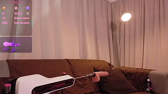 Snapshot of YuliethPetite chatting on 11/30/25, 01:04 YuliethPetite online show from 11/30/25, 01:04