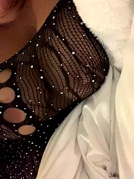 Snapshot of mariabootyyy chatting on 10/19/25, 08:20 mariabootyyy online show from 10/19/25, 08:20