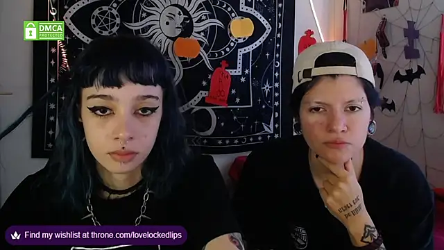 lovelockedlips online show from 10/28/25, 03:47