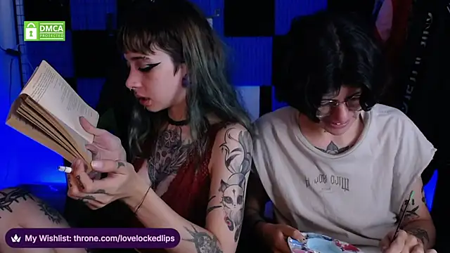 Snapshot of lovelockedlips chatting on 05/10/26, 06:29 lovelockedlips online show from 05/10/26, 06:29