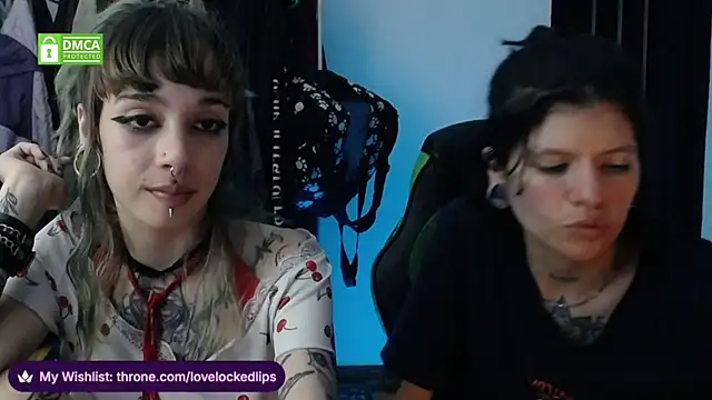 Snapshot of lovelockedlips chatting on 05/23/26, 04:07 lovelockedlips online show from 05/23/26, 04:07