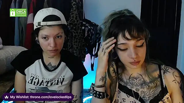 Snapshot of lovelockedlips chatting on 05/27/26, 03:20 lovelockedlips online show from 05/27/26, 03:20