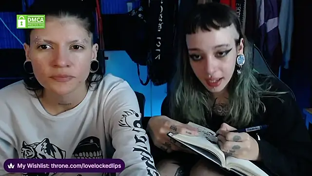 Snapshot of lovelockedlips chatting on 06/01/26, 06:15 lovelockedlips online show from 06/01/26, 06:15
