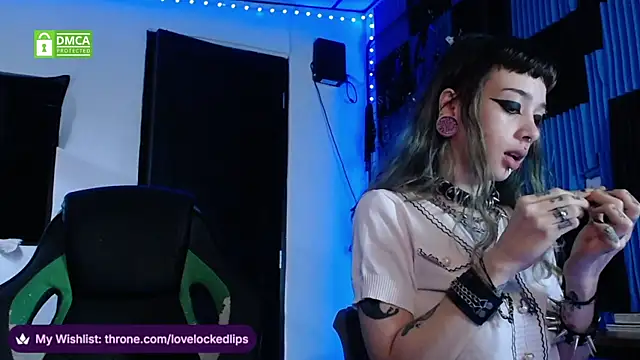 Snapshot of lovelockedlips chatting on 07/11/26, 03:04 lovelockedlips online show from 07/11/26, 03:04