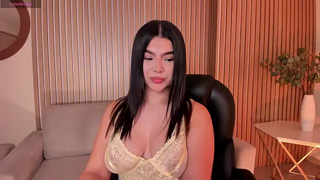 CandaseRussell online show from 11/17/25, 01:22