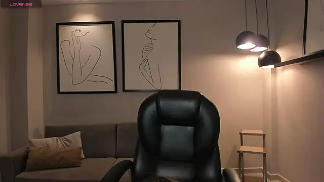 MaiaCollins online show from 10/24/25, 06:04