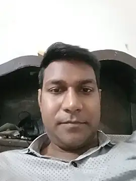 Snapshot of vikesh05 chatting on 11/21/25, 08:40 vikesh05 online show from 11/21/25, 08:40