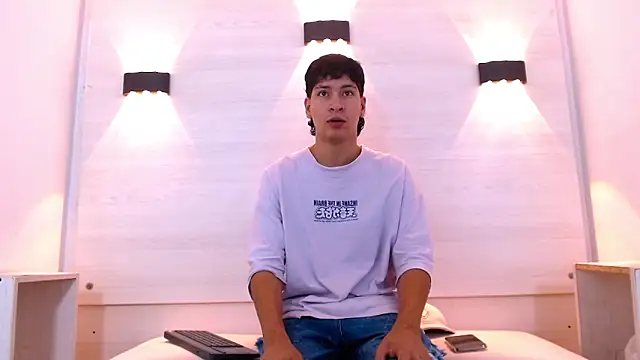 Jhojan twink online show from 11/27/25, 12:18