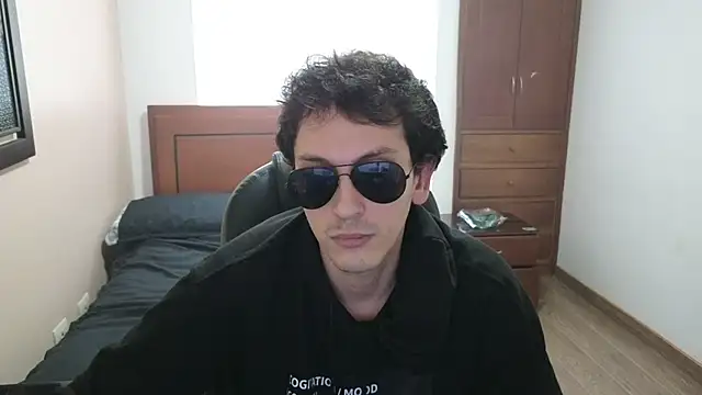 Snapshot of hardaftercum chatting on 03/19/25, 09:48 hardaftercum online show from 03/19/25, 09:48