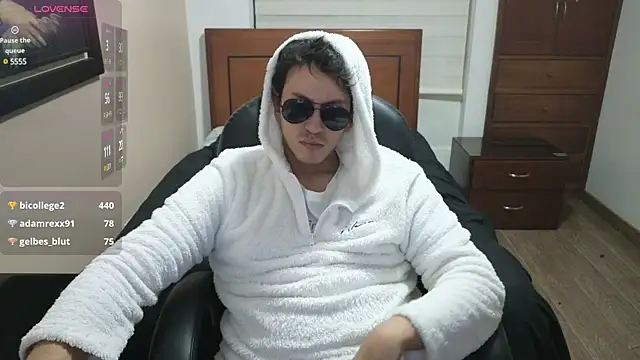 Snapshot of hardaftercum chatting on 03/23/25, 08:48 hardaftercum online show from 03/23/25, 08:48