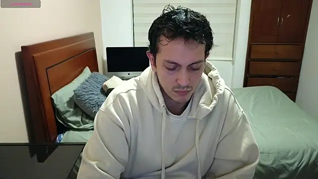 Snapshot of hardaftercum chatting on 10/11/25, 03:28 hardaftercum online show from 10/11/25, 03:28