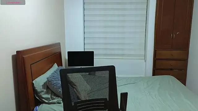 Snapshot of hardaftercum chatting on 10/11/25, 10:30 hardaftercum online show from 10/11/25, 10:30