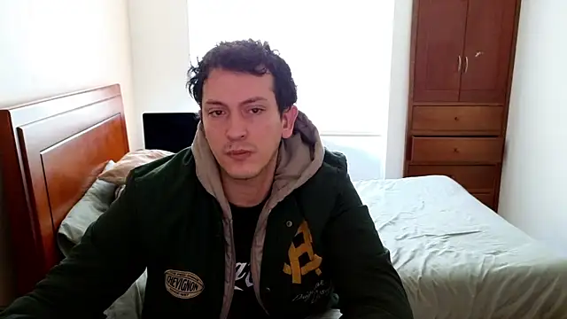 Snapshot of hardaftercum chatting on 10/22/25, 02:28 hardaftercum online show from 10/22/25, 02:28