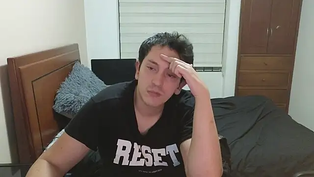 Snapshot of hardaftercum chatting on 11/06/25, 02:34 hardaftercum online show from 11/06/25, 02:34