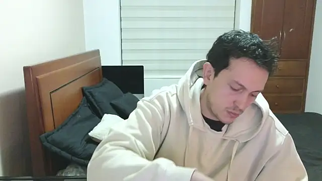 Snapshot of hardaftercum chatting on 01/16/26, 02:26 hardaftercum online show from 01/16/26, 02:26