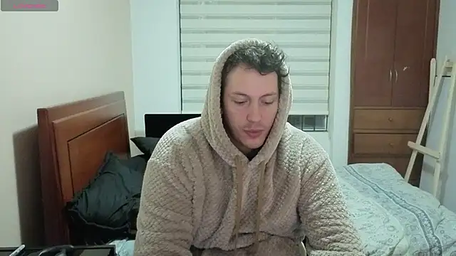 Snapshot of hardaftercum chatting on 03/05/26, 04:08 hardaftercum online show from 03/05/26, 04:08