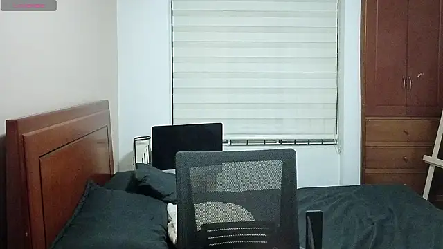 Snapshot of hardaftercum chatting on 03/16/26, 04:07 hardaftercum online show from 03/16/26, 04:07