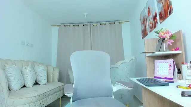 Snapshot of karol_f00x chatting on 11/29/25, 02:03 karol f00x online show from 11/29/25, 02:03