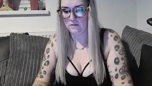 Sizzling Indie36 online show from 11/15/25, 08:49