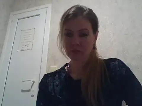 Snapshot of Eva_Neon chatting on 03/15/25, 04:32 Eva Neon online show from 03/15/25, 04:32