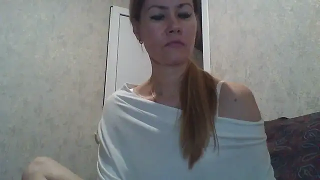 Snapshot of Eva_Neon chatting on 09/10/25, 04:18 Eva Neon online show from 09/10/25, 04:18