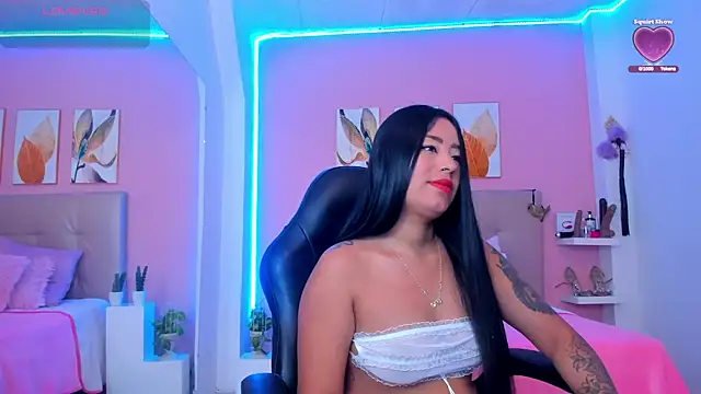 Snapshot of Molly_h0t chatting on 11/11/25, 12:27 Molly h0t online show from 11/11/25, 12:27