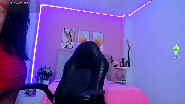 Snapshot of Molly_h0t chatting on 11/27/25, 12:18 Molly h0t online show from 11/27/25, 12:18