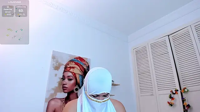 Layla arabelle online show from 11/08/25, 07:45