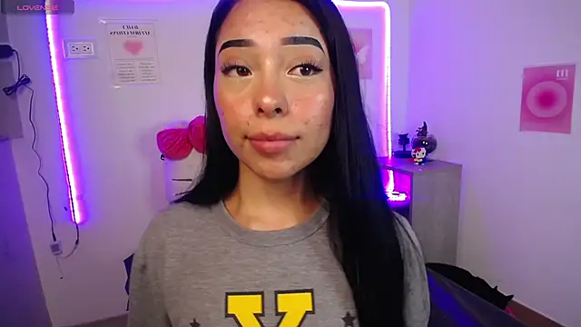 Emilybutterfly1 online show from 09/09/25, 01:05